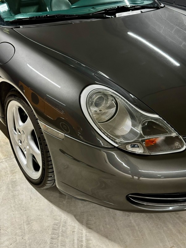 Polissage et traitement céramique sur cette Porsche 996 Carrera 4