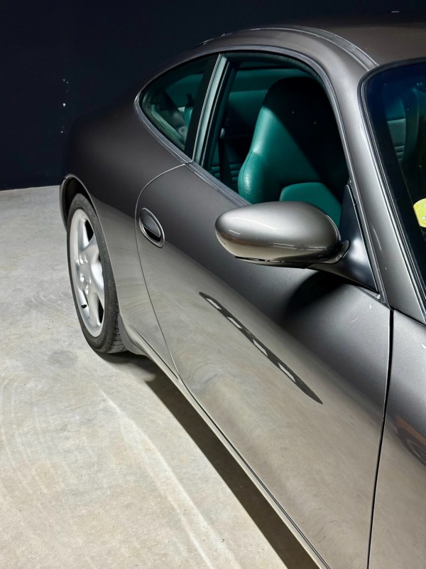 Polissage et traitement céramique sur cette Porsche 996 Carrera 4