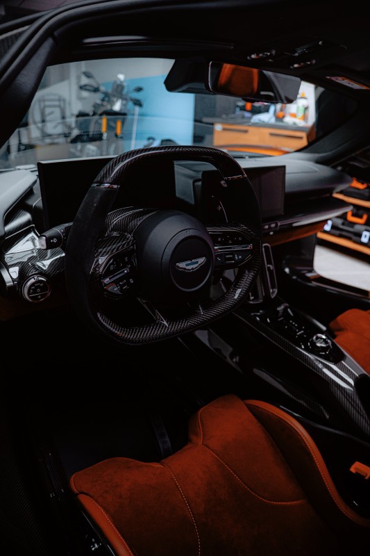 Film de Protection PPF sur cette Aston Martin Valhalla à Montpellier et alentours