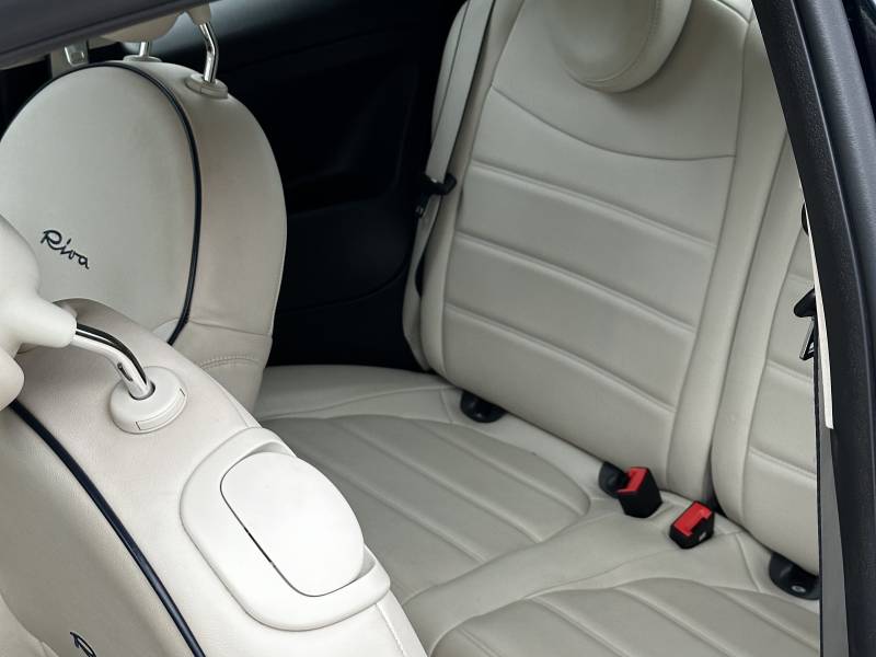 Nettoyage intérieur + extérieur avant vente pour cette magnifique Fiat 500 Riva à Sète, près de Montpellier (Hérault)