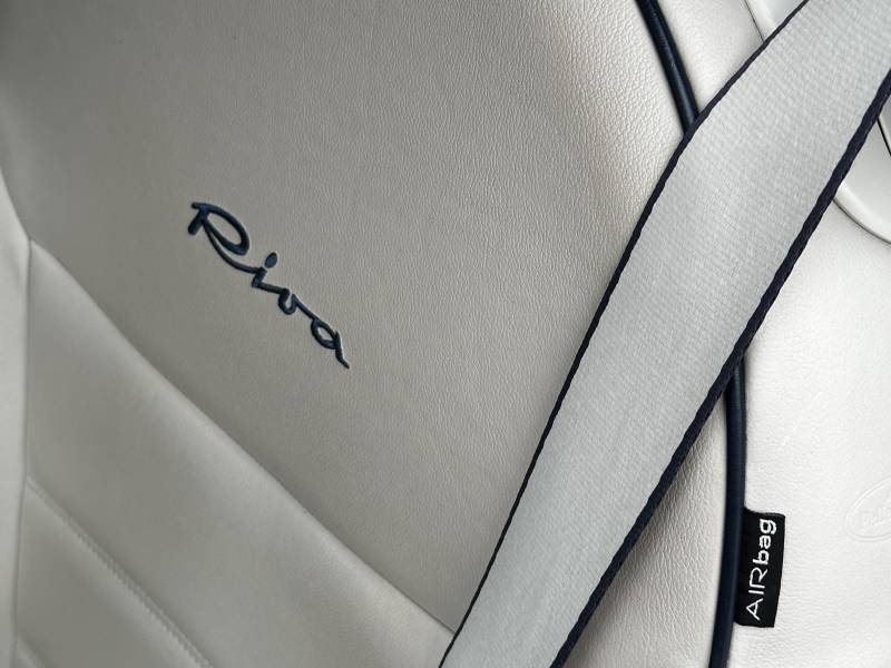 Nettoyage intérieur + extérieur avant vente pour cette magnifique Fiat 500 Riva à Sète, près de Montpellier (Hérault)