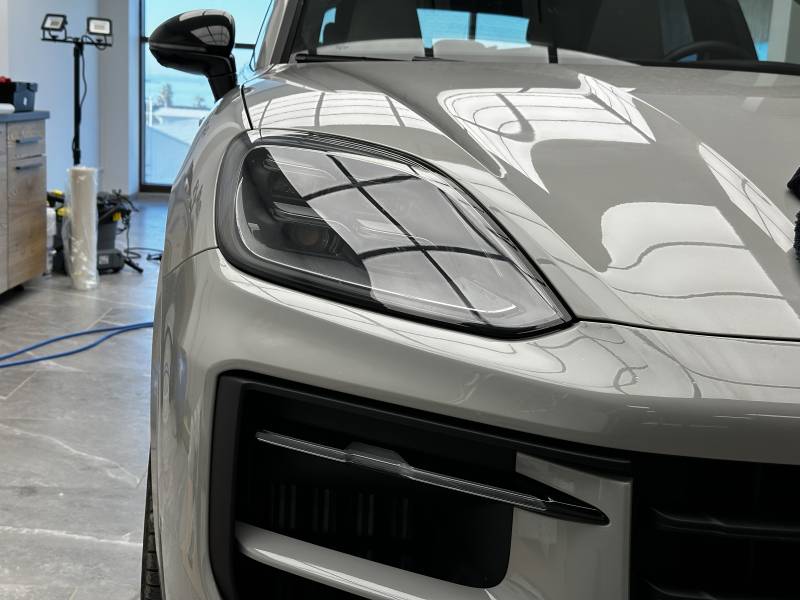 Porsche Cayenne e-hybrid phare gris craie