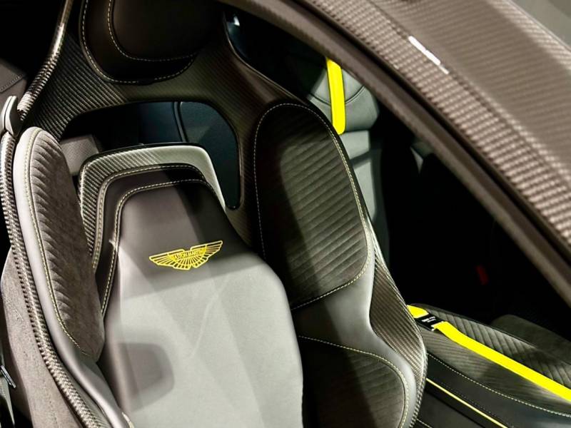 Aston Martin DBS 770 Ultimate intérieur