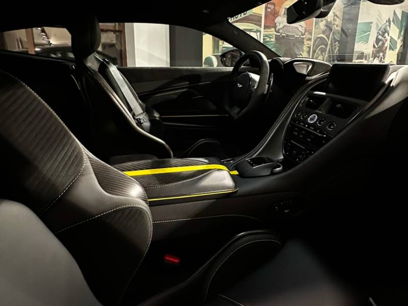 Aston Martin DBS 770 Ultimate intérieur
