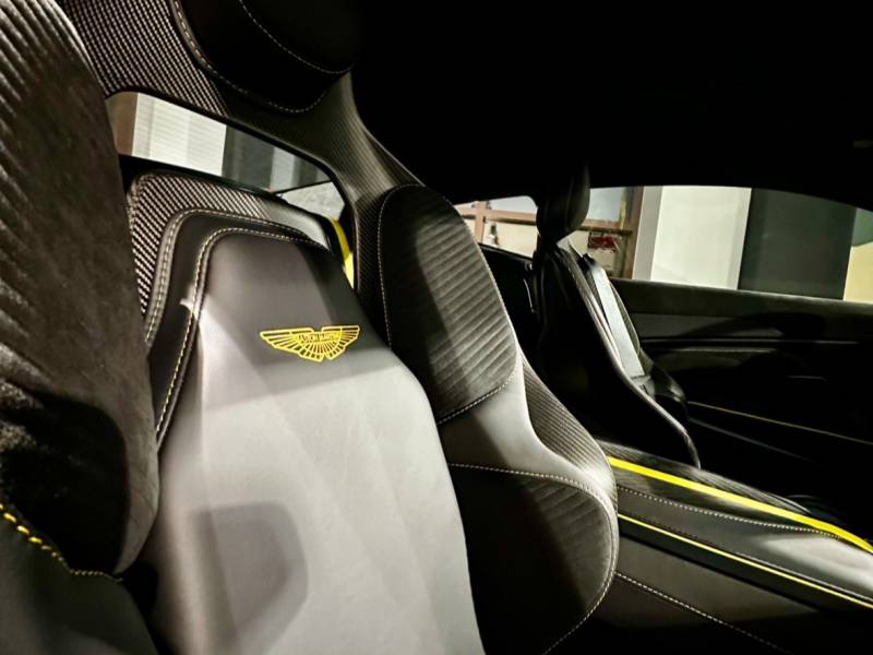 Aston Martin DBS Superleggera intérieur