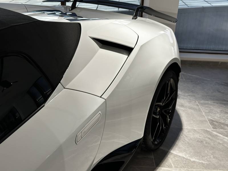 Lamborghini Huracan Spyder aile arrière