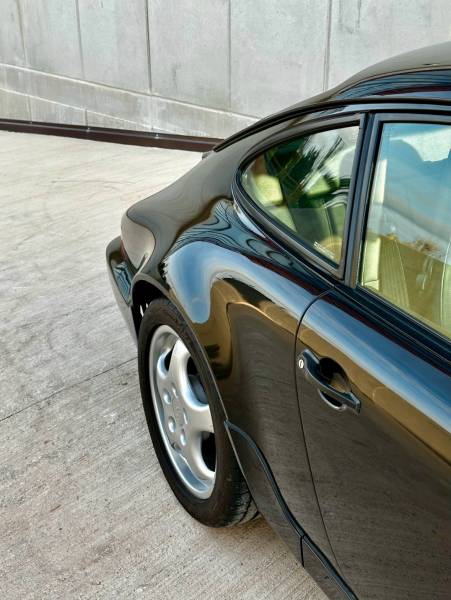 porsche 911 964 carrera 4 aile arrière