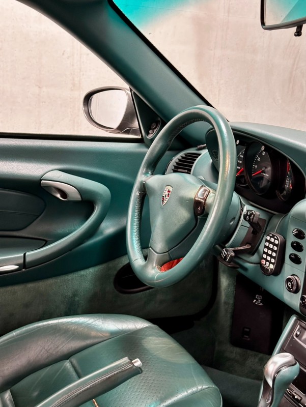 Polissage et traitement céramique sur cette Porsche 996 Carrera 4