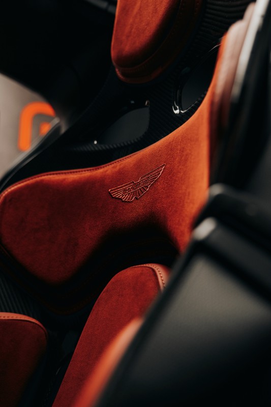 Film de Protection PPF sur cette Aston Martin Valhalla à Montpellier et alentours