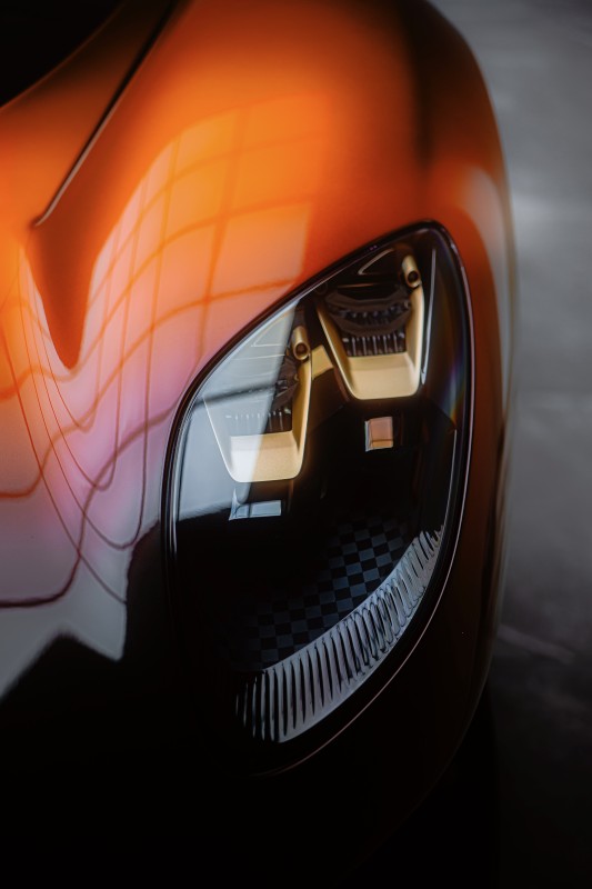 Film de Protection PPF sur cette Aston Martin Valhalla à Montpellier et alentours