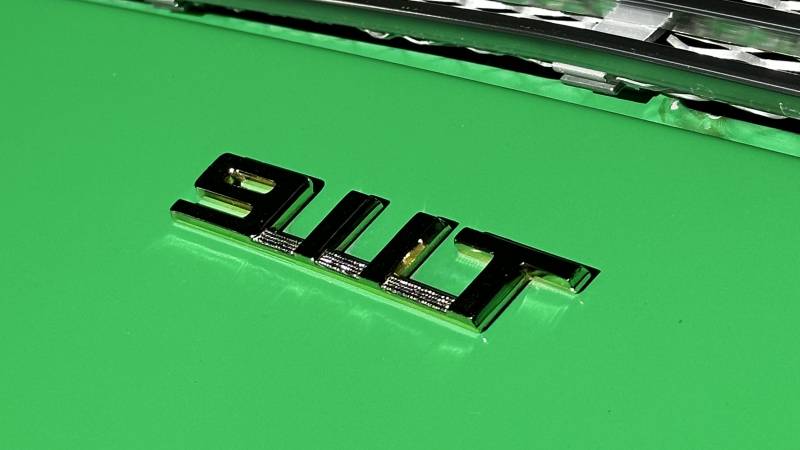 Traitement céramique Gtechniq  sur cette Porsche 911 (Type F) Targa 2.2 à Montpellier (Hérault)