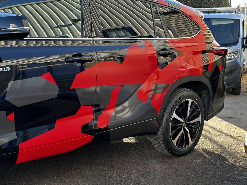 Covering personnalisé sur ce Toyota Highlander à Montpellier (Hérault)