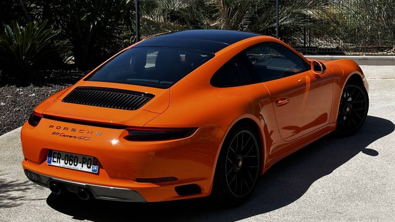 Covering intégral Orange Urbain sur cette Porsche 911 (991.2) Carrera GTS à Montpellier (Hérault)